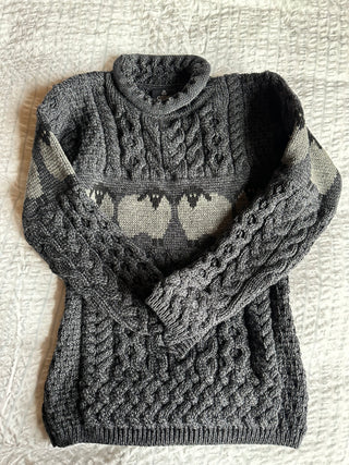 Pullover Irischer Zopfstrick aus Merinowolle mit Schafen