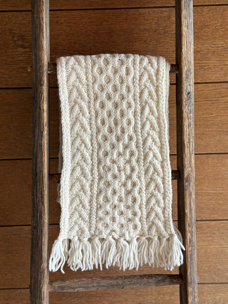Handgestrickter Merino Wollschal Honeycomb