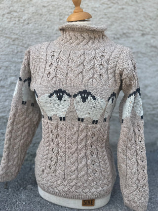 Pullover Irischer Zopfstrick aus Merinowolle mit Schafen