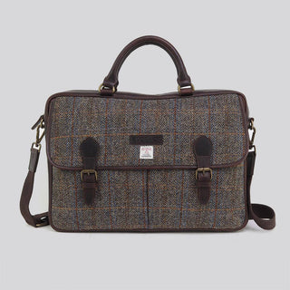 Braune Harris Tweed® Aktentasche mit Laptopfach aus Leder und Wolle, Vorderansicht.